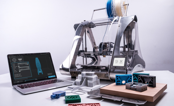 3D Printer with laptop